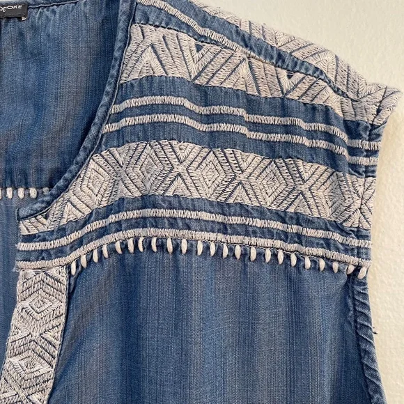Chelsea & Theodore Size Large Blue Denim Chambray Embroidered Fringe Hem Dress - Picture 3 of 5